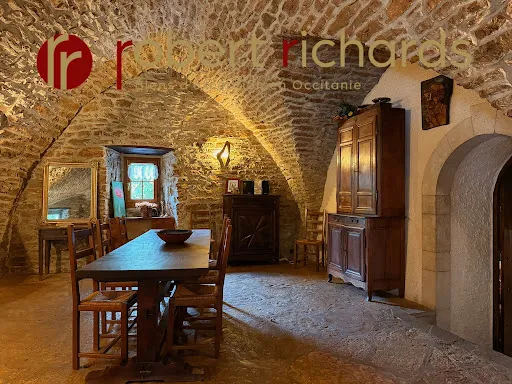 Propriété 11 pièces 200 m²
