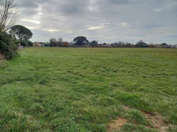 Terrain 588 m²