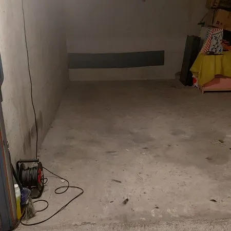 Location garage fermé partagé / emplacement voiture - Menton Borrigo