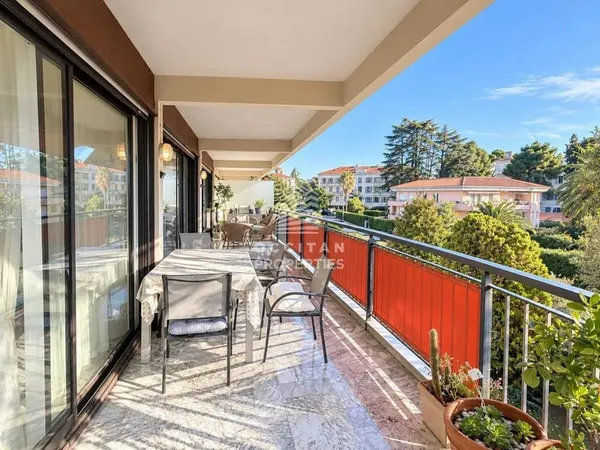 Vue dégagée - 117 m2 habitable - 42 m2 de terrasse