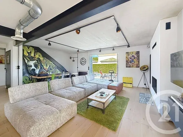 Maison 9 pièces 245 m²