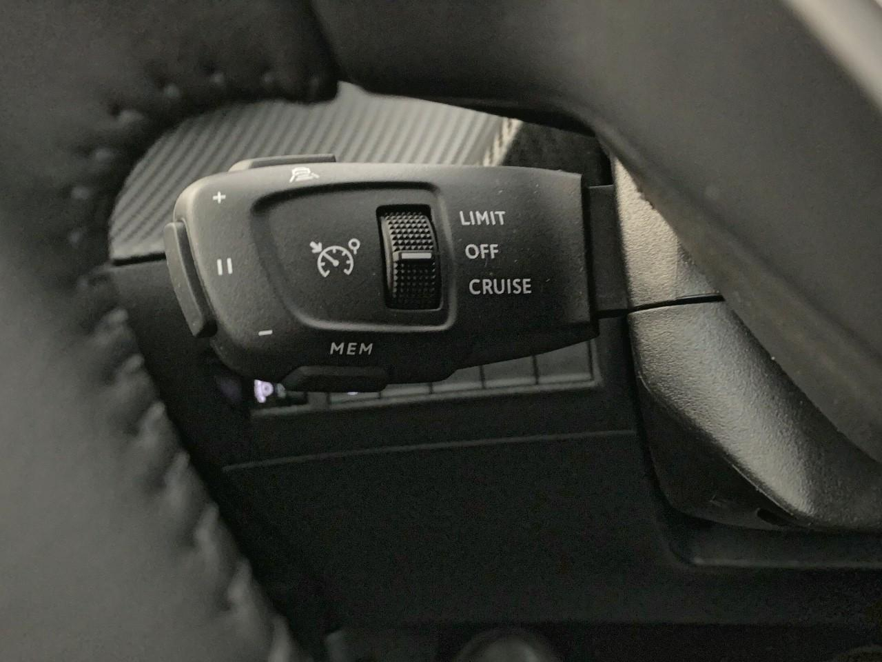 Peugeot 2008 1.2 hybrid 145ch allure e-dcs6 — photo 20