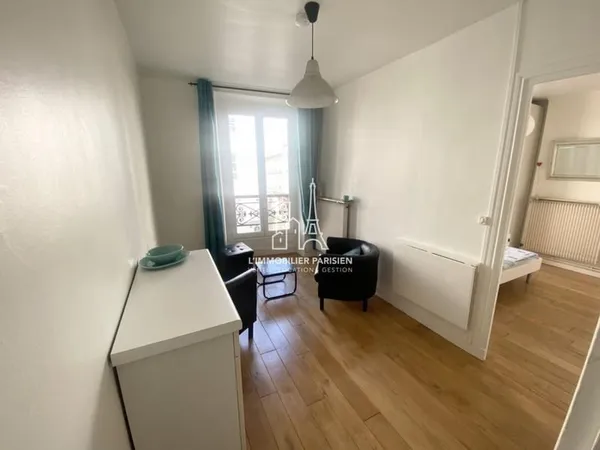 COEUR DES ABBESSES - RUE LEPIC! Charmant 2 pièces meublé