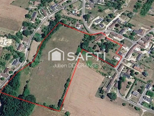 Ensemble immobilier sur plus de 3 hectares avec terrain constructible et dépendances