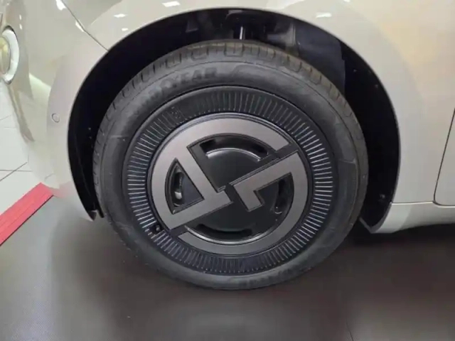 Fiat 500 e 118ch giorgio armani collectors edition my25 — photo 7