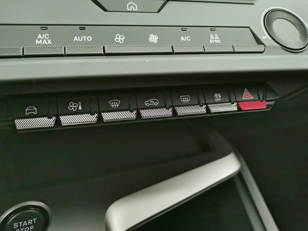 Peugeot 308 sw hybrid 145 e-dcs6 style — photo 22