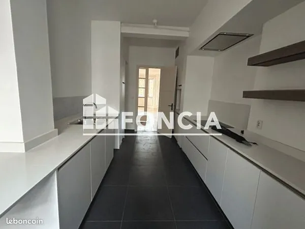 Appartement 4 pièces 184 m²