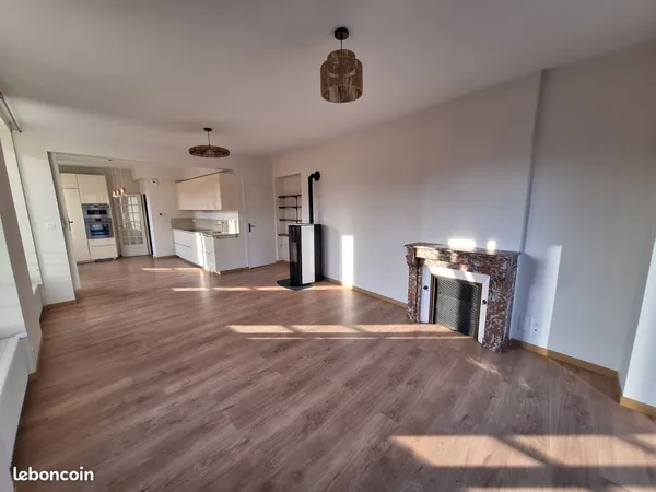 T4 rénové de 103 m² - Centre d'Ambert - Lumineux - Balcon