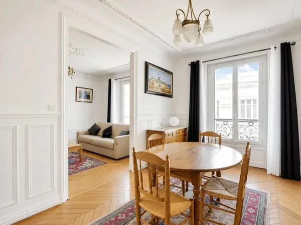 Paris X - APPARTEMENT de 60 m² au 4è étage avec ascenseur