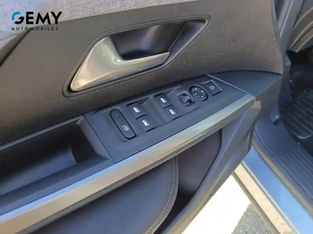 Peugeot 3008 hybrid 145 e-dcs6 — photo 14