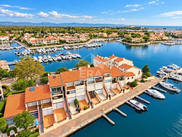 SAINT-CYPRIEN MARINA LES CAPELLANS : APPARTEMENT 2 PIÈCES À VENDRE AVEC LOGGIA ET PARKING PRIVATIF.
