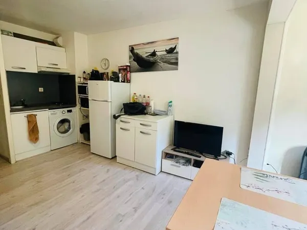 Studio 1 pièce 27 m²