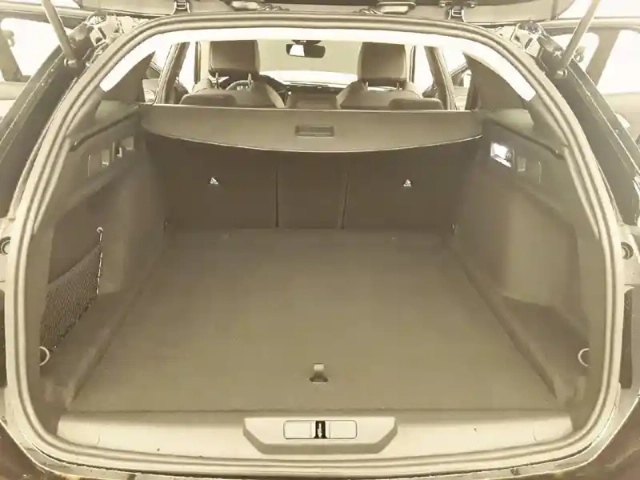 Peugeot 308 sw hybrid 145 e-dcs6 — photo 6
