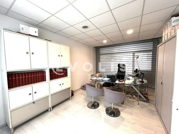 Bureaux - A VENDRE - 66 m² non divisibles