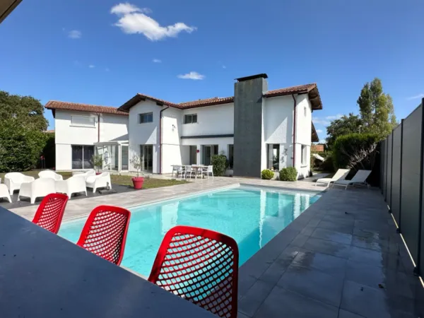 Maison 10 pièces 200 m²