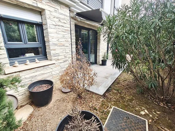 Local d'activité 3 pièces 57 m²