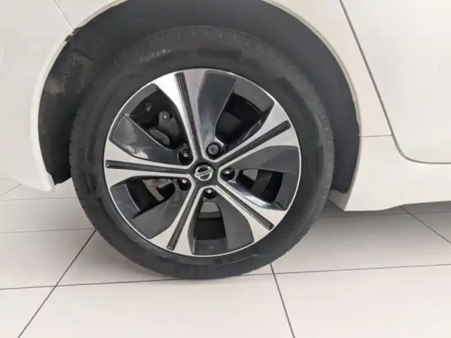 Nissan Leaf 150ch 40kwh tekna 21.5 — photo 7