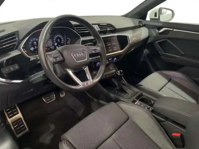 Audi Q3 45 tfsie 245 ch s tronic 6 s line — photo 9