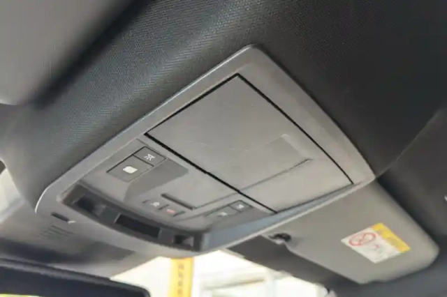 Peugeot 3008 hybrid 136 e-dcs6 — photo 25