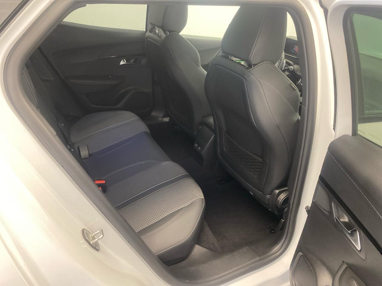 Peugeot 2008 puretech 130 s&s eat8 gt — photo 24