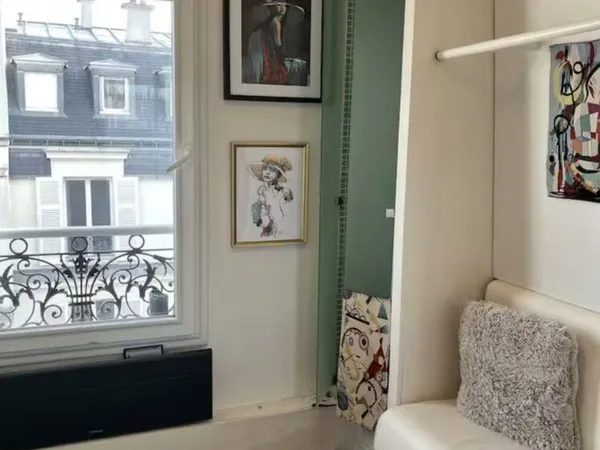 Paris 16e ? Charmant pied-à-terre sous les toits ? Vue dégag