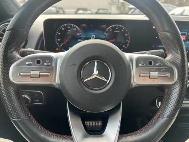 Mercedes Glb 200 amg line — photo 10