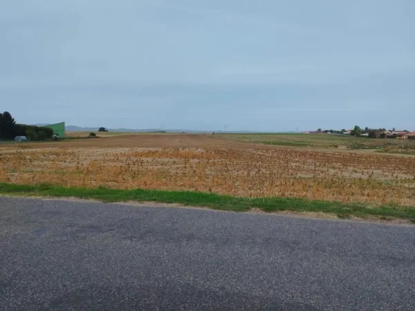 Terrain 743 m²