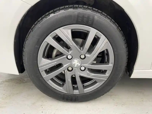 Peugeot 208 puretech 75 s&amp;s bvm5 — photo 19