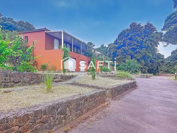 Les Arcs (83) Havre de paix et d'authenticité : Villa de 150 m² dans un écrin de verdure de 5 100 m