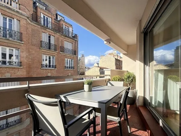 Paris XVI eme Sud - Appartement avec terrasse