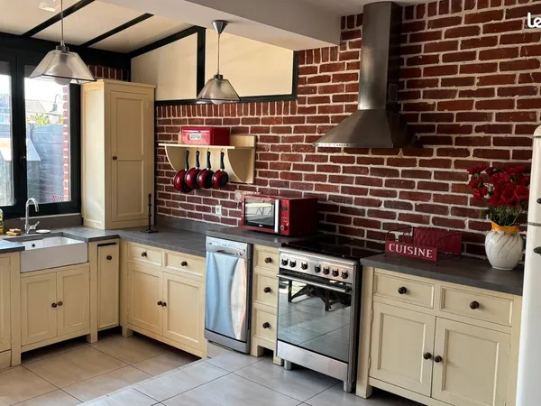 Maison de 84m2 - 3 pièces + bureau + veranda + jardin + garage SAINT POL SUR MER