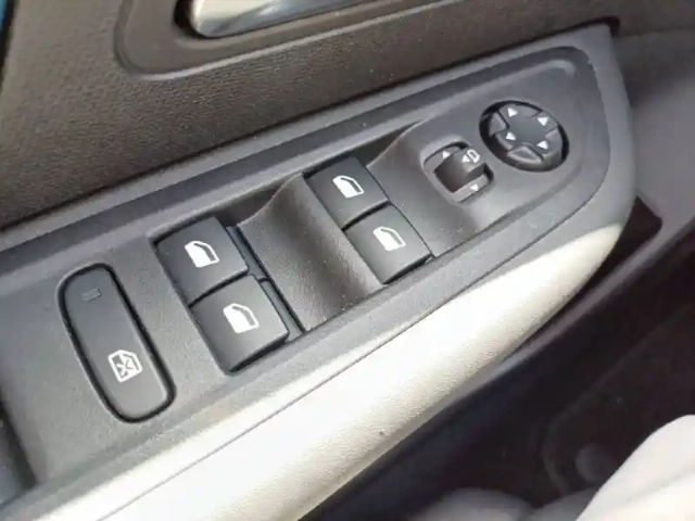Citroën C4 e- 136 ch automatique — photo 21