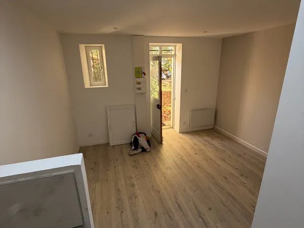 Studio meublé entièrement rénové - 18 m² - Rillieux-la-Pape