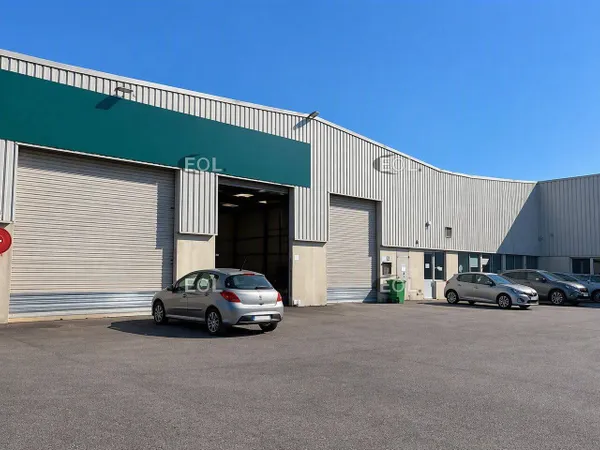 Local d'activité 1739 m²
