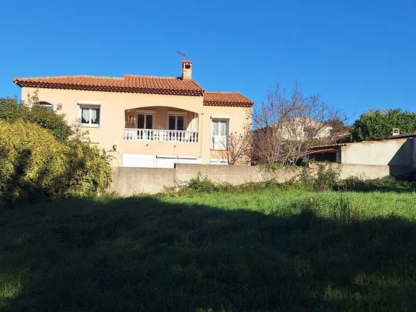Maison 9 Pièces - 220M²