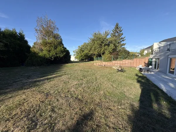 Terrain 600 m²