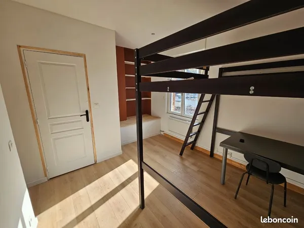 Chambre meublée indépendante