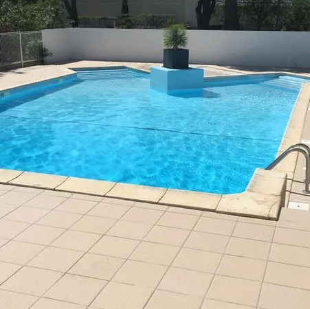 Studio vue piscine