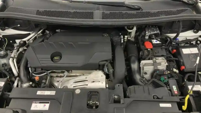 Citroën C5 Aircross hybride rechargeable 225 s&amp;s e-eat8 shine — photo 7