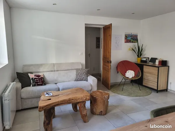 Caluire-et-Cuire - Le Bourg - Particulier loue appartement T2