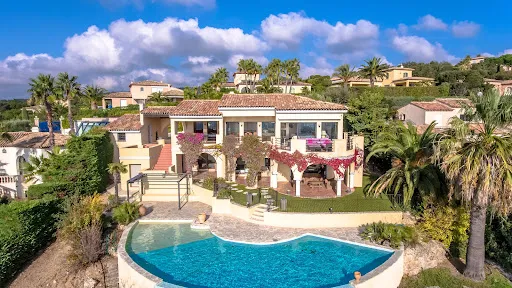 Villa 7 pièces 249 m²