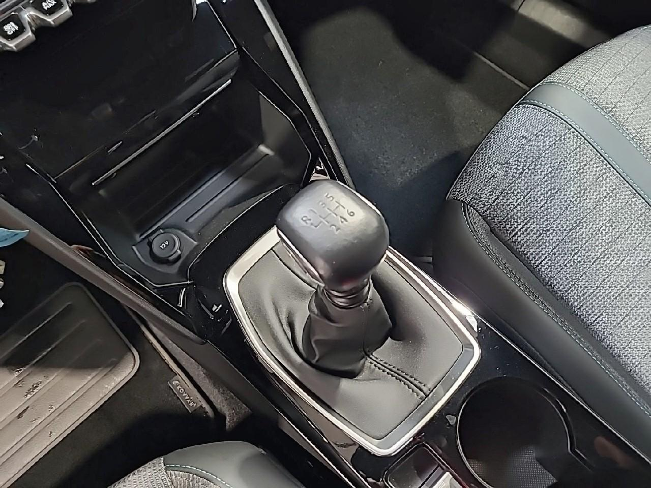 Peugeot 2008 puretech 130 s&s bvm6 allure pack — photo 17