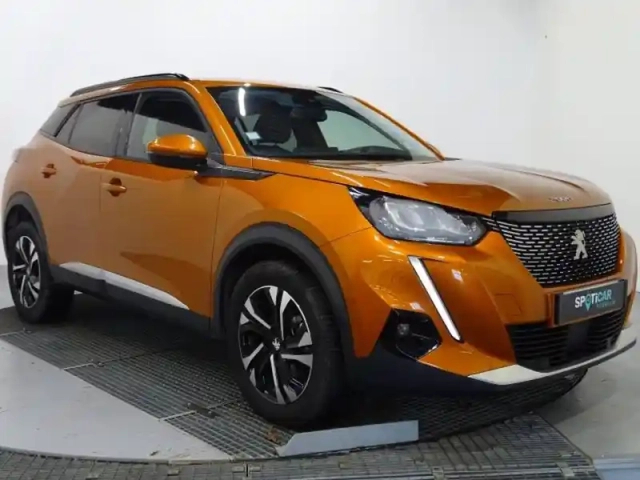 Peugeot 2008 1.2 puretech 130ch s&amp;s allure pack — photo 3