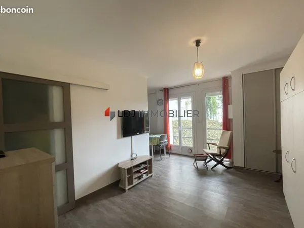 Studio 1 pièce 27 m²