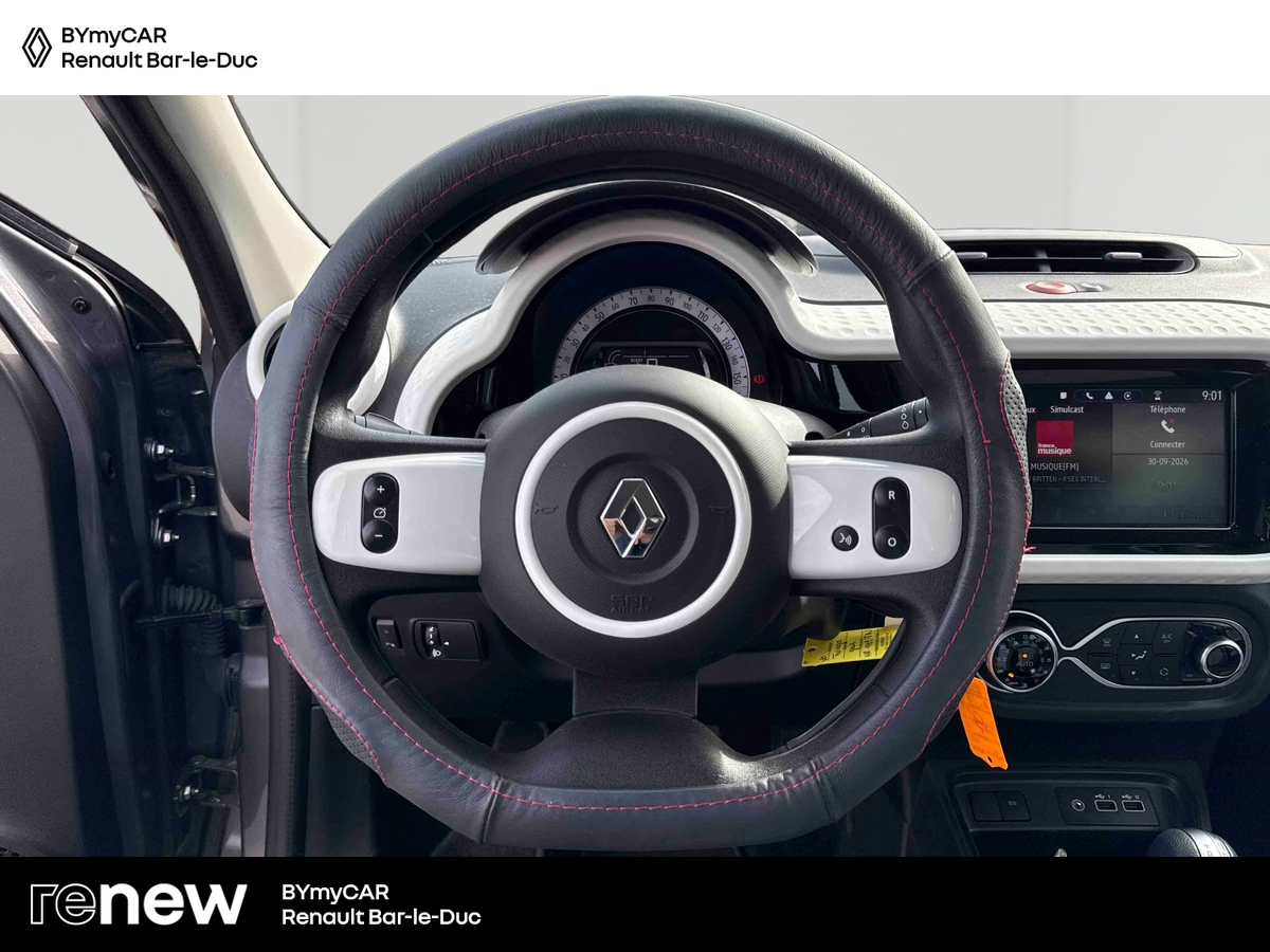 Renault Twingo III E-Tech — photo 10