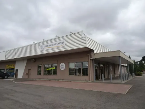 LOCAL COMMERCIAL -ENTREPOT-BUREAUX
