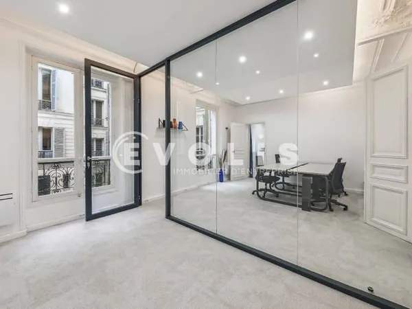 Bureau 70 m²