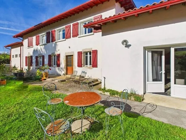 Demeure d'exception - 4 logements pour réunir votre famille au Pays Basque