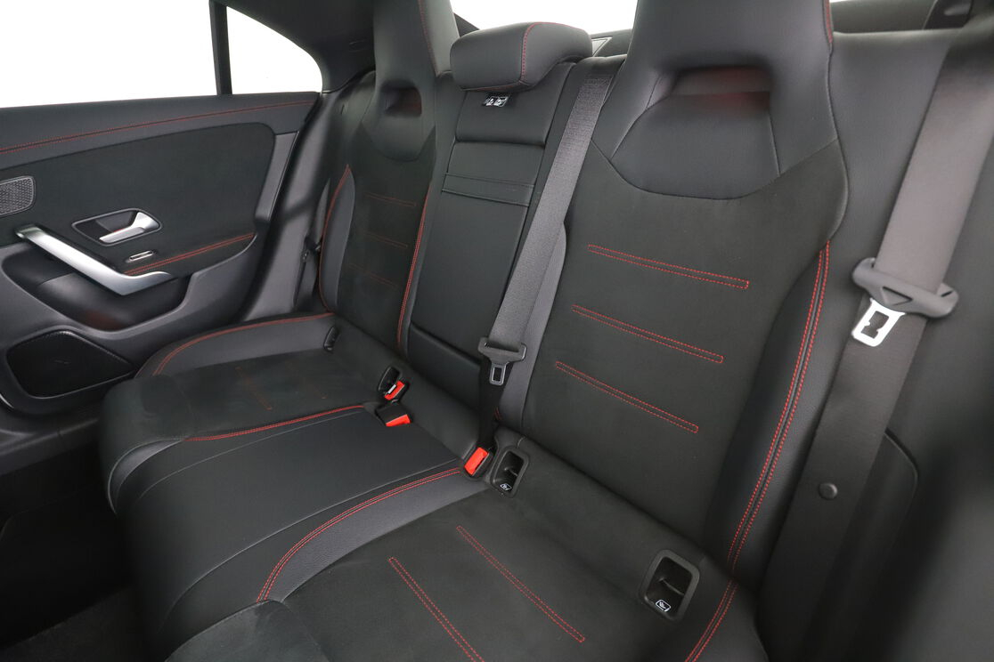 Mercedes-Benz CLA 200 AMG Line 7G-DCT — photo 13