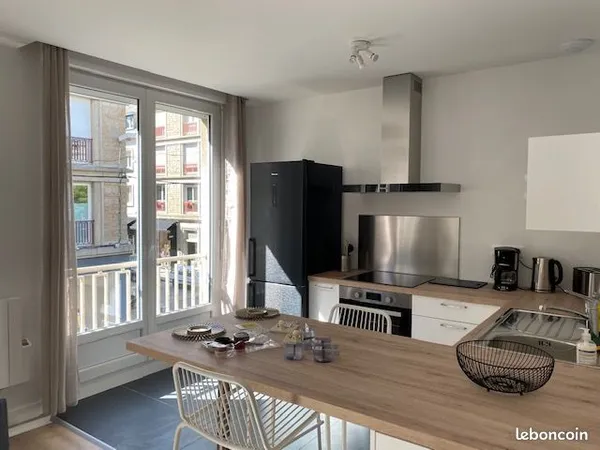 Vaste appartement t2 meuble 43m² hyper centre
